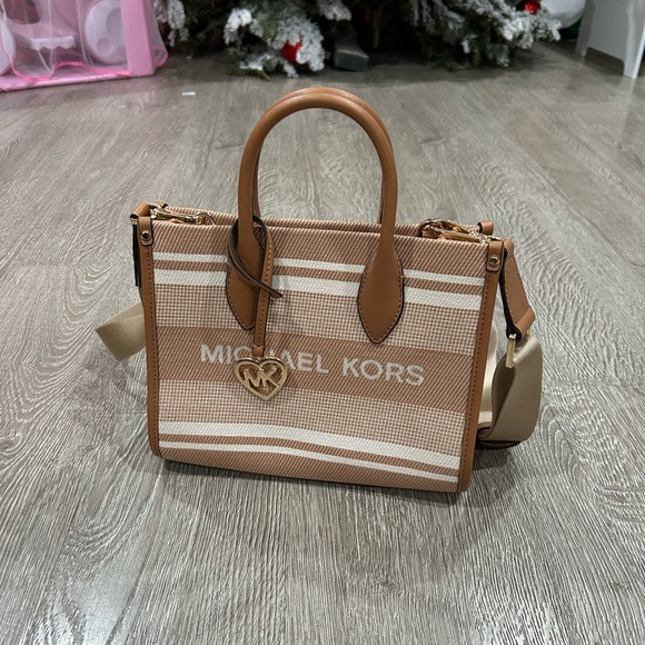 Michael Kors Tan and Cream Tote Bag - Picture 2 of 6
